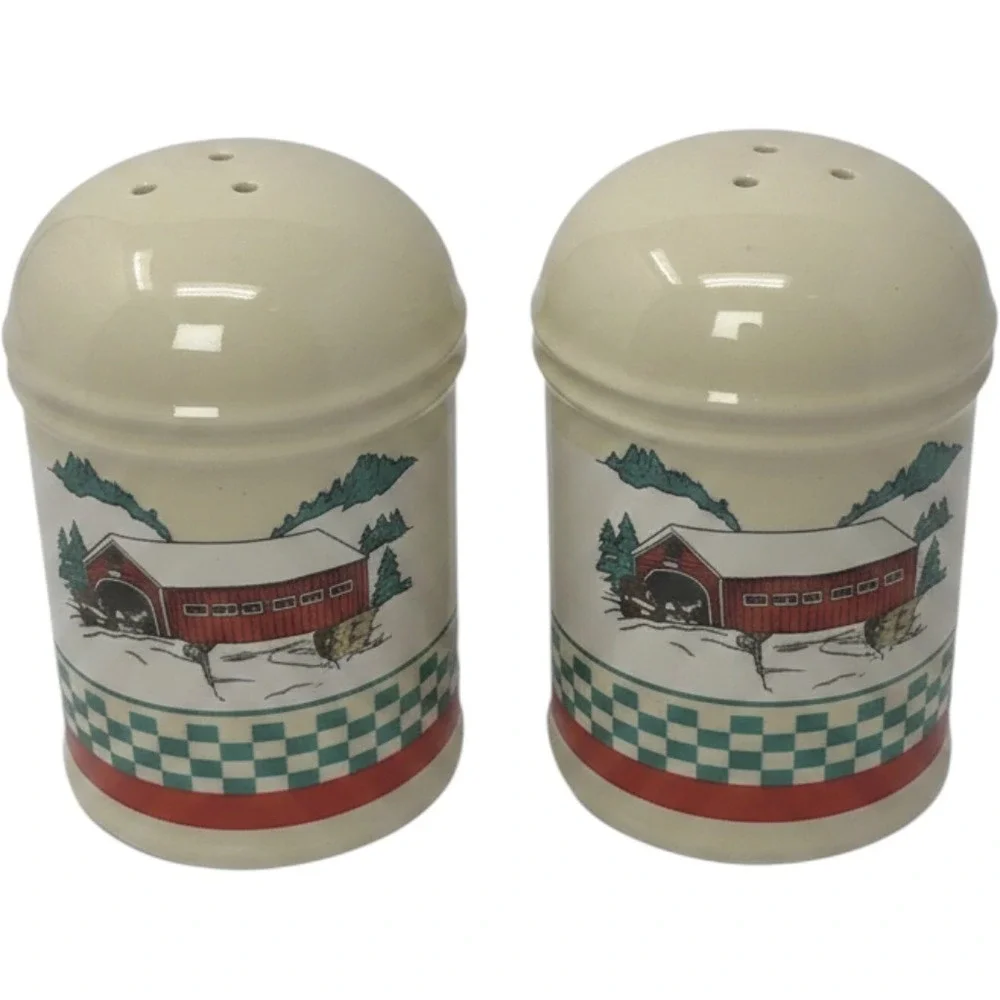Vintage‎ Barn House Ceramic Salt and Pepper Shakers!  Cottage-Core Made by R.O.C